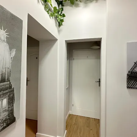 Pink Lady - 15 Minutes To Old Town & Sea