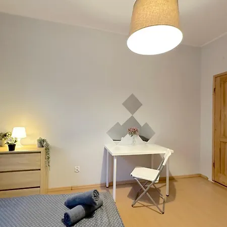 Pink Lady - 15 Minutes To Old Town & Sea