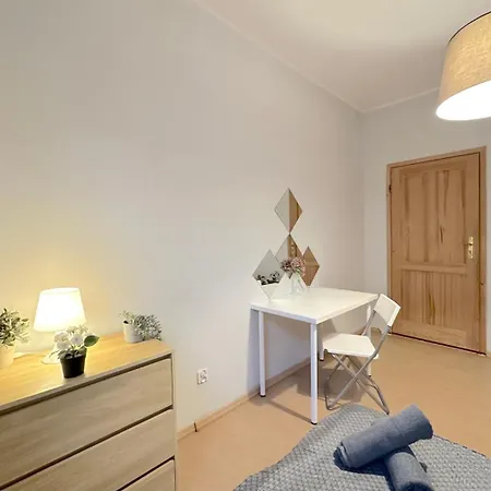 Pink Lady - 15 Minutes To Old Town & Sea グダニスク