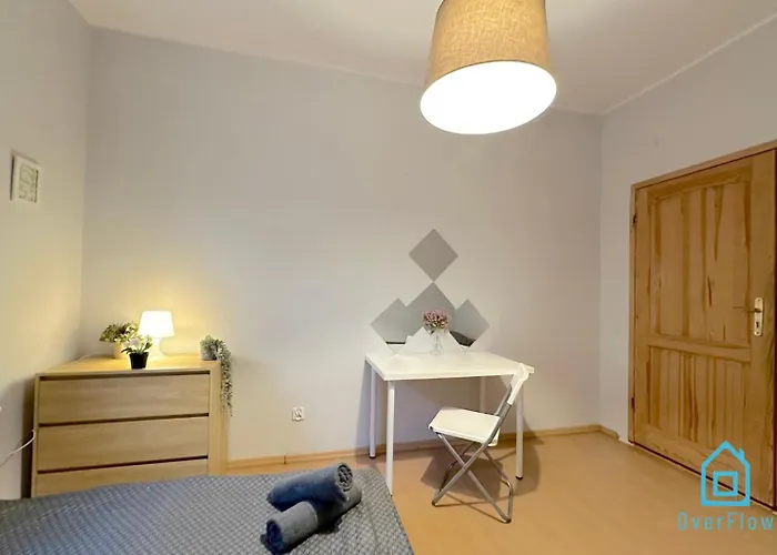 Pink Lady - 15 Minutes To Old Town & Sea