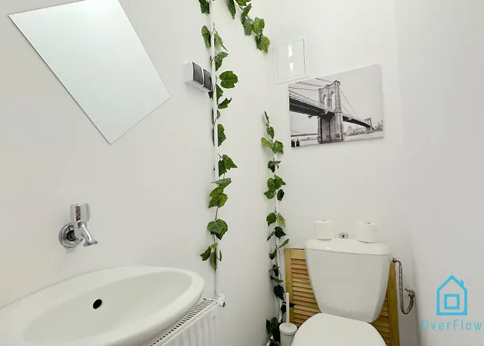 Pink Lady - 15 Minutes To Old Town & Sea ホームステイ *